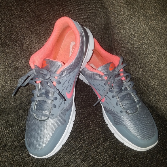 🎊$25 Ladies Nike - Picture 5 of 10